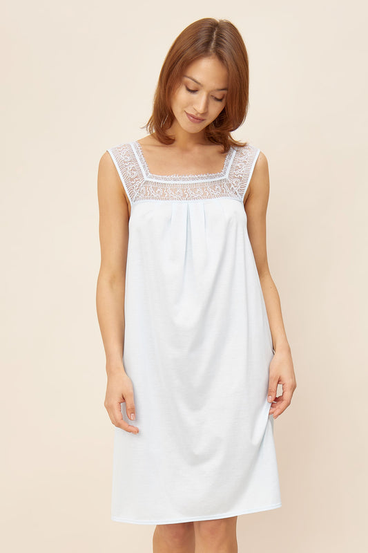 Féraud Paris' High Class line offers a single jersey cotton nightgown providing an exquisite level of softness.