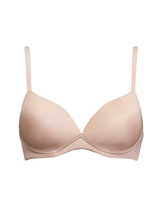 The SIÉLEI Fantastic line features this lightweight, lightly-padded bra which offers a smooth contour and subtle luster.