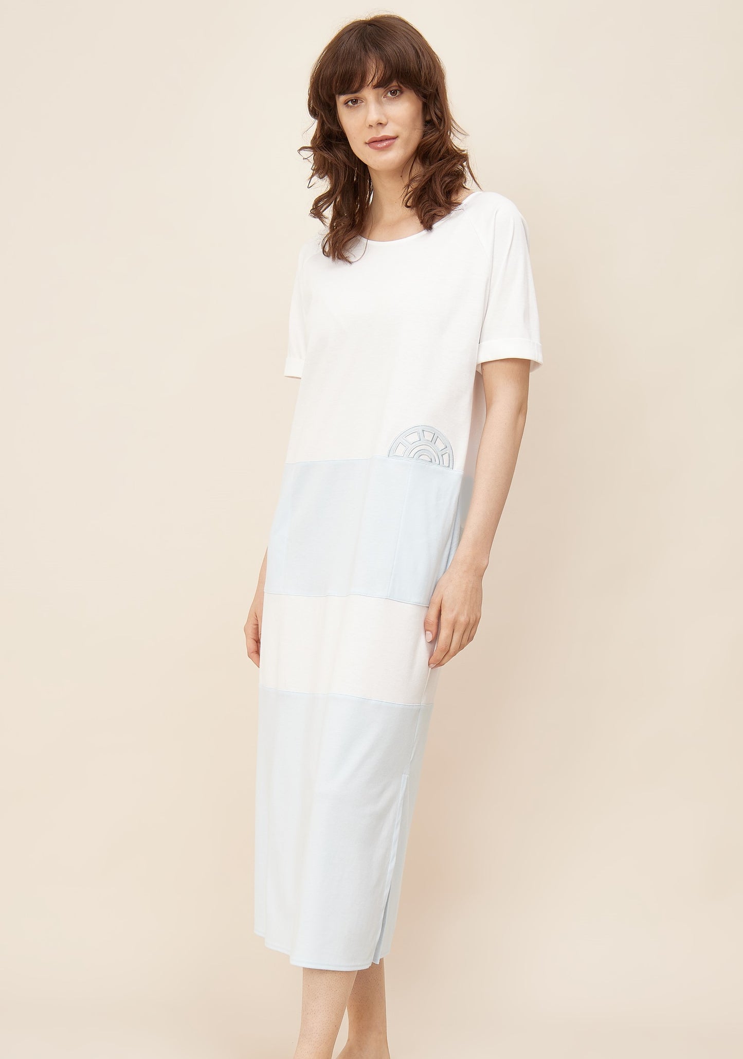 The High Class line from Féraud Paris offers a luxuriously soft long nightgown made of cotton. 