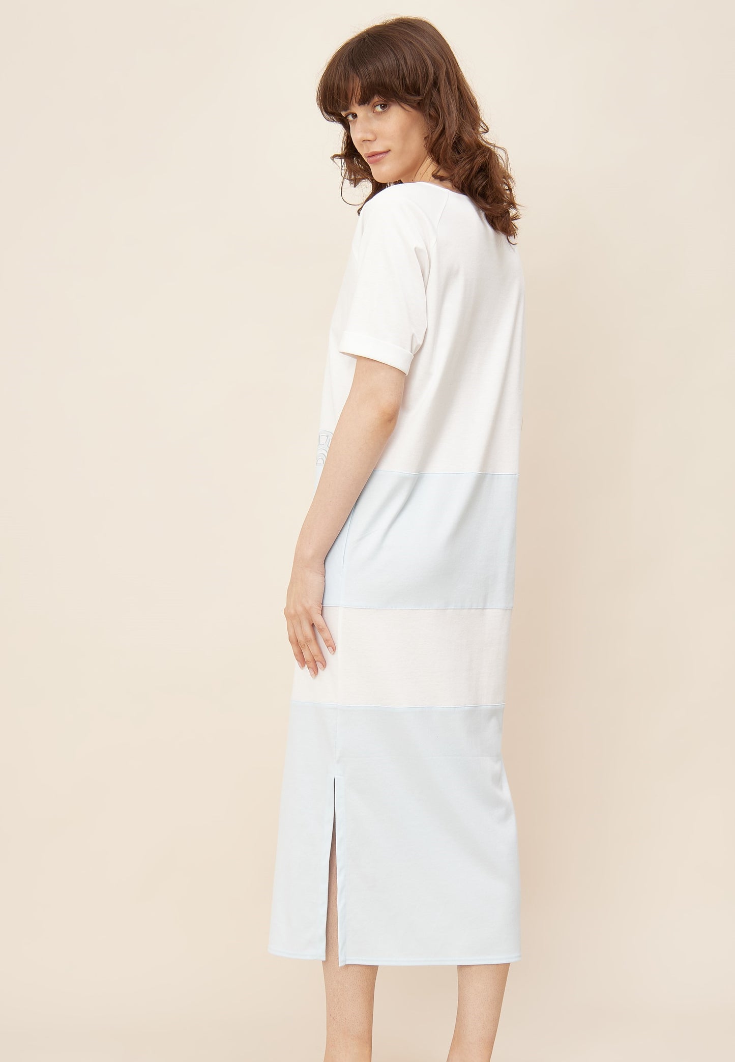 The High Class line from Féraud Paris offers a luxuriously soft long nightgown made of cotton. 