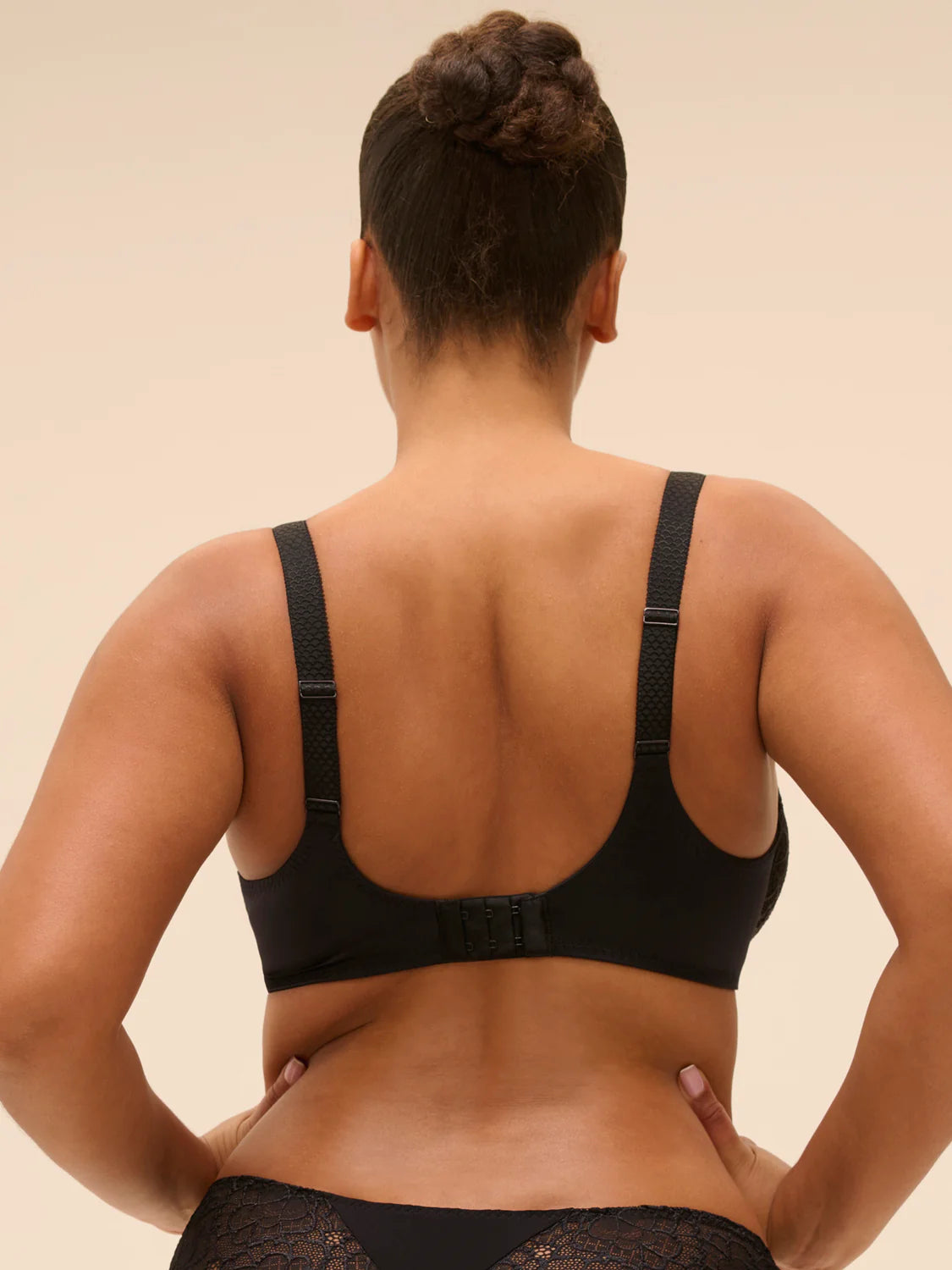 CARESSE Minimizer Bra