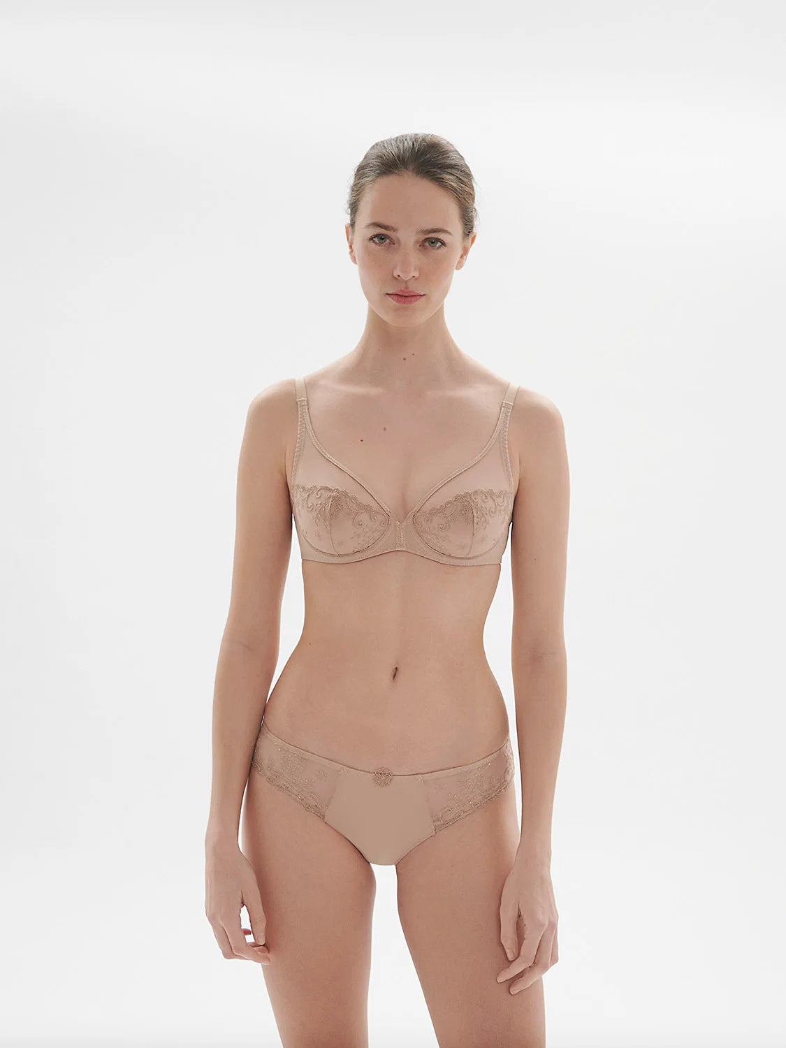 DELICE Full Coverage Plunge