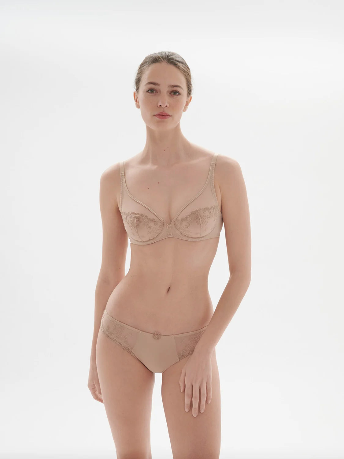 DELICE Full Coverage Plunge