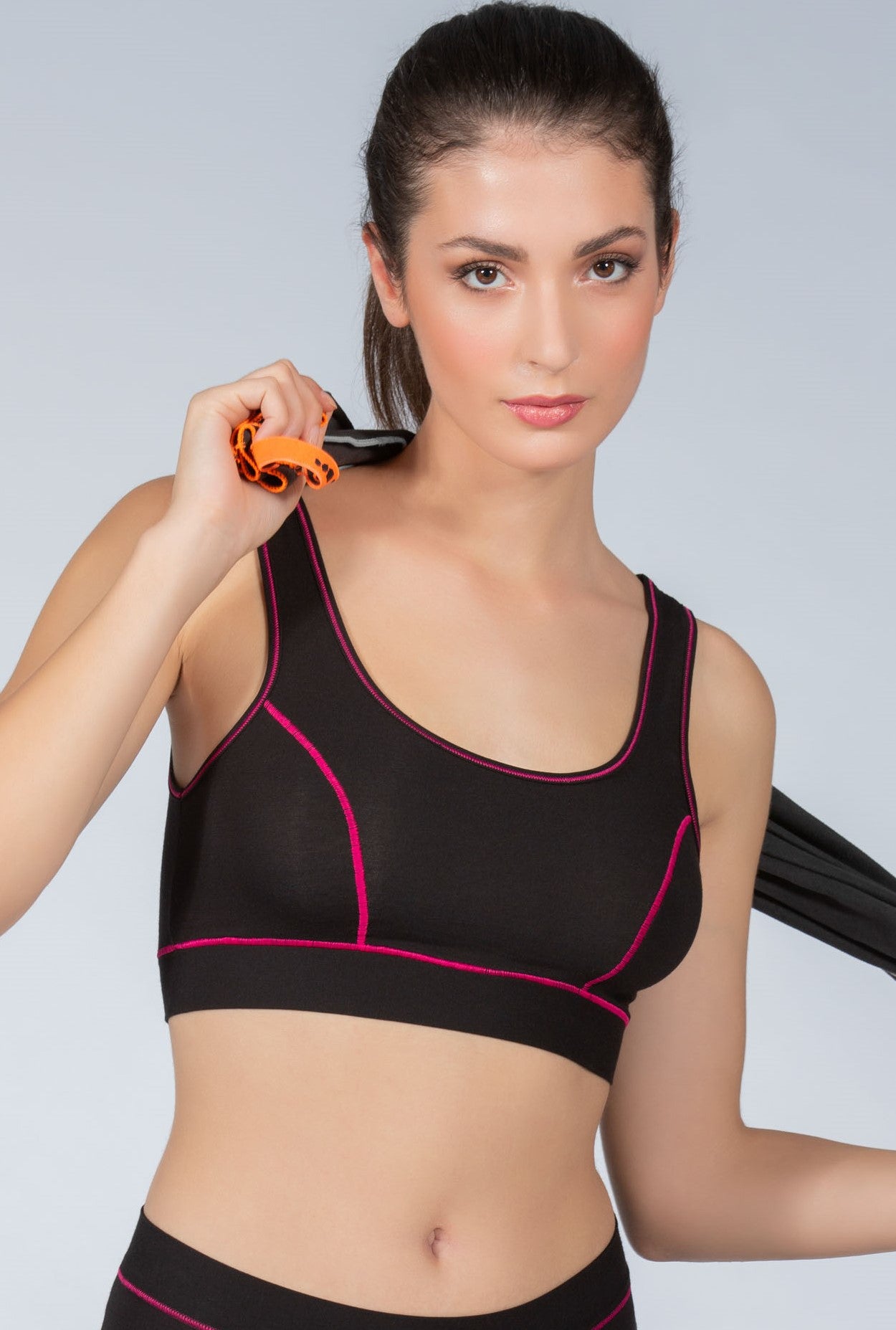This bralette offers a weightless feel with its comfort-focused, metal-free construction. Crafted from high-quality Lenzing Modal® fabric, it is lightweight and pleasantly soft to the touch. EGi garments are tested and meet the requirements of Oeko-Tex Standard 100, ensuring they are free of hazardous materials.