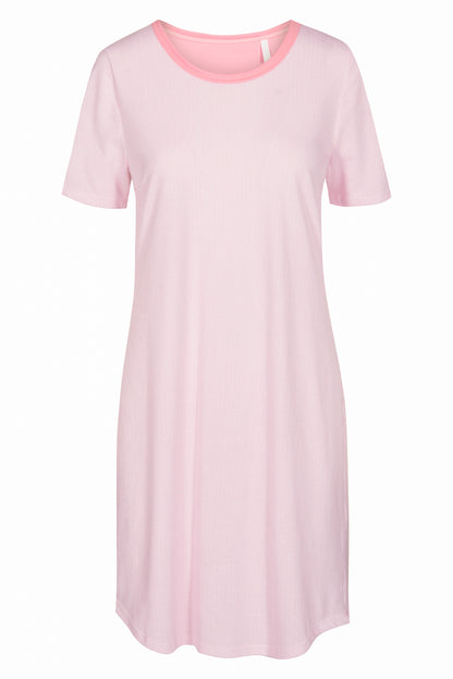 This nightgown from the Smart Casual line by Rösch features a lightweight, soft, and fine-striped jersey cotton fabric that ensures breathability, smoothness, and durability.