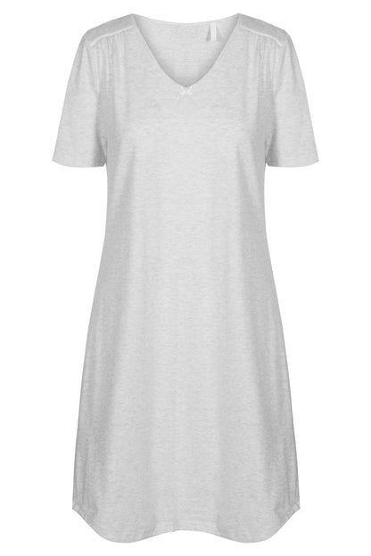 This nightgown from the Smart Casual line by Rösch features a lightweight, soft, and thin jersey cotton fabric that ensures breathability, smoothness, and durability.