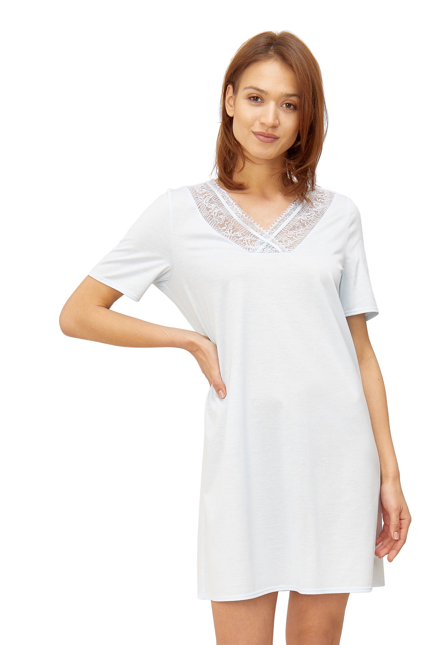 The Féraud Paris' High Class line debuts this opulent, ultra-soft nightgown, crafted from fine single-jersey 100% cotton, and embellished with exquisite lace detailing. 