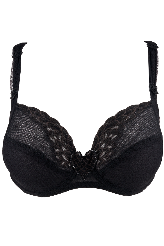 The Louisa Bracq full-cup bra from the Claddagh line adopts the name from the timeless Claddagh ring.