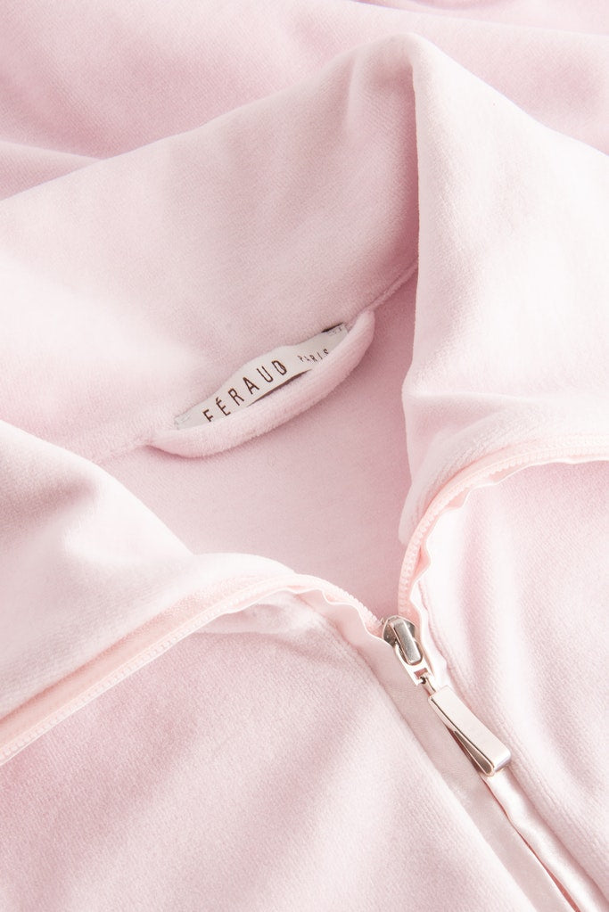 Collar neckline and top zipper closer  of the Cotton Dressing Gown with Zipper from Feraud Paris