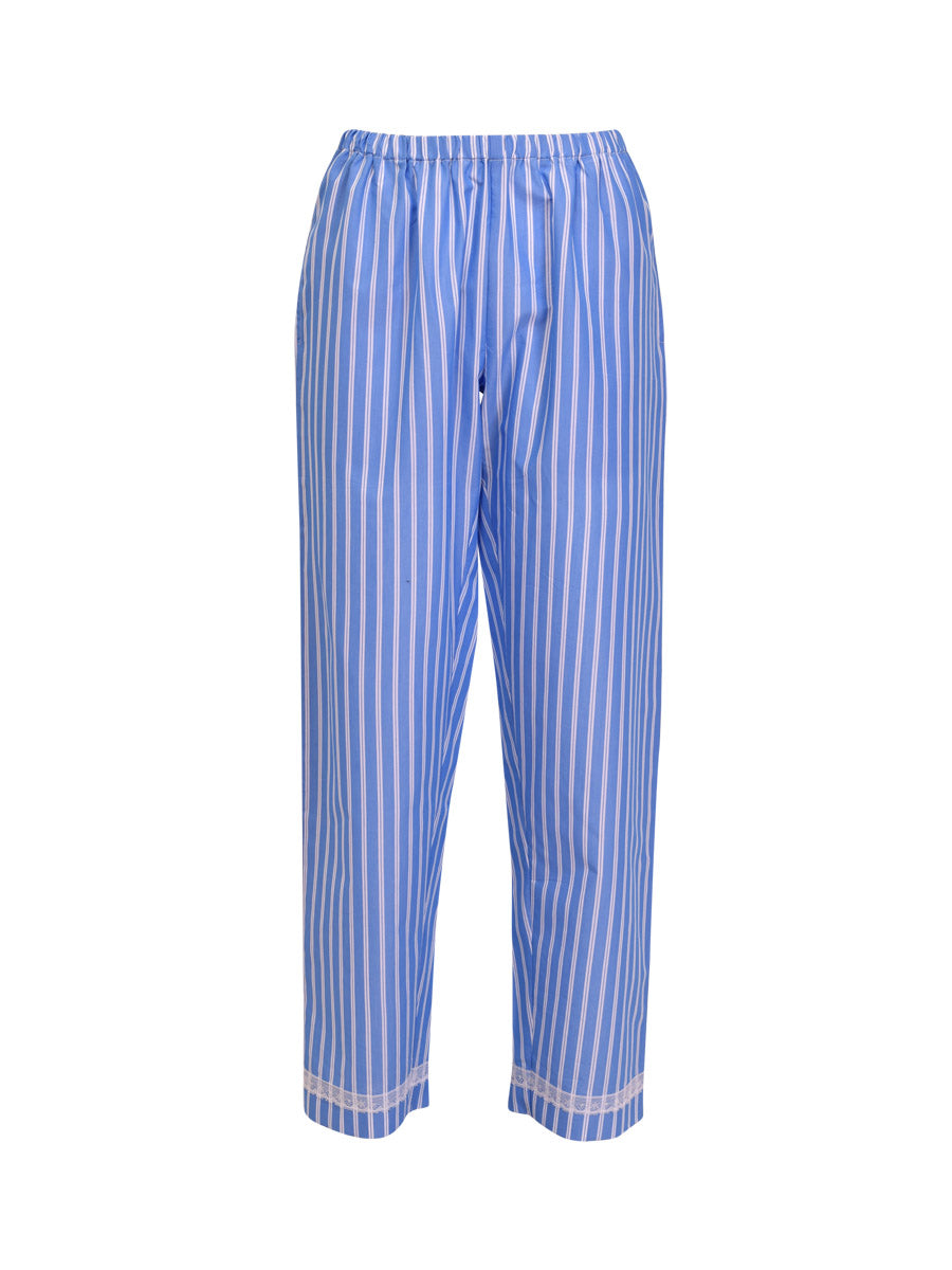 This Verdissima pajama set features a combination of male and female styling, with a button-up shirt top and long pants.