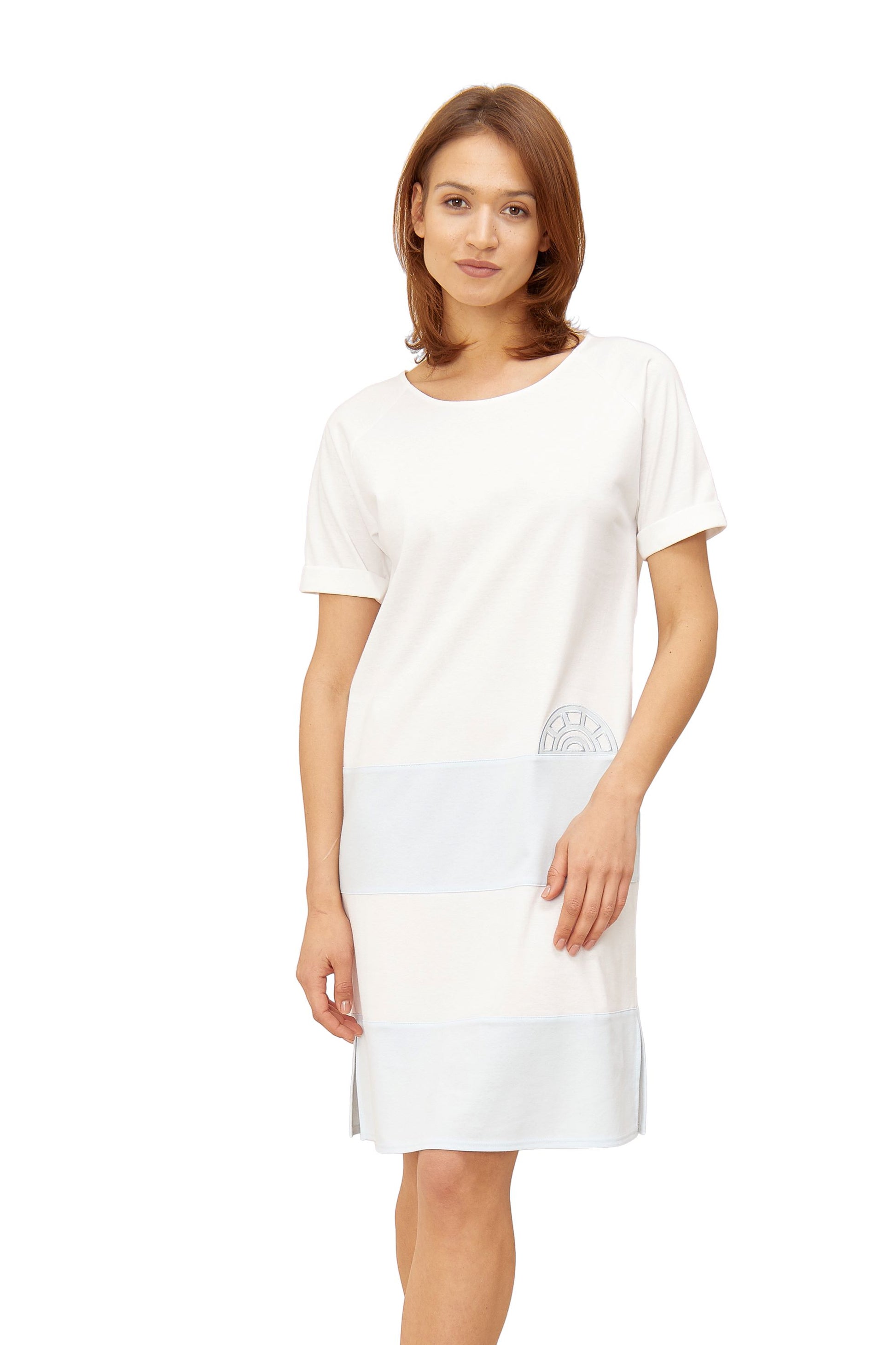 The High Class line from Féraud Paris offers a luxuriously soft nightgown made of cotton. This piece is crafted in two-tone and provides wearers with an instantly comfort style.  The nightgown is lightweight and breathable, creating a comfortable fit that is perfect for any time of the year.