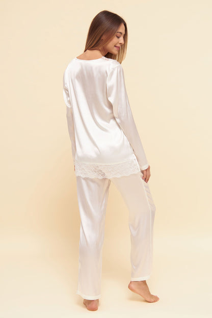 Luxurious two-piece pajamas set from the Organic Silk line by Féraud Paris at Di Moda Lingerie.
