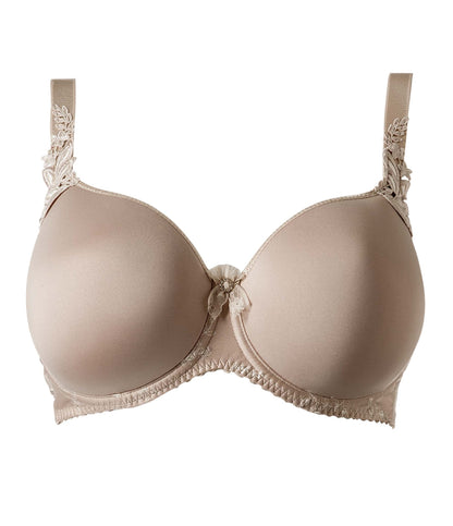 The Louisa Bracq spacer bra from the Lys Royal line offers luxurious floral embroidery and contains cups with no embroidery, enhancing its invisibility under clothing.